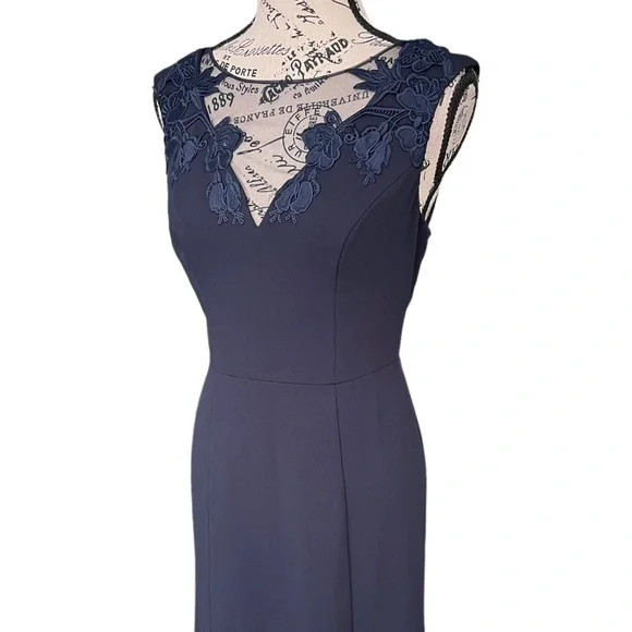 Aidan Mattox Gown - Picture 5 of 12